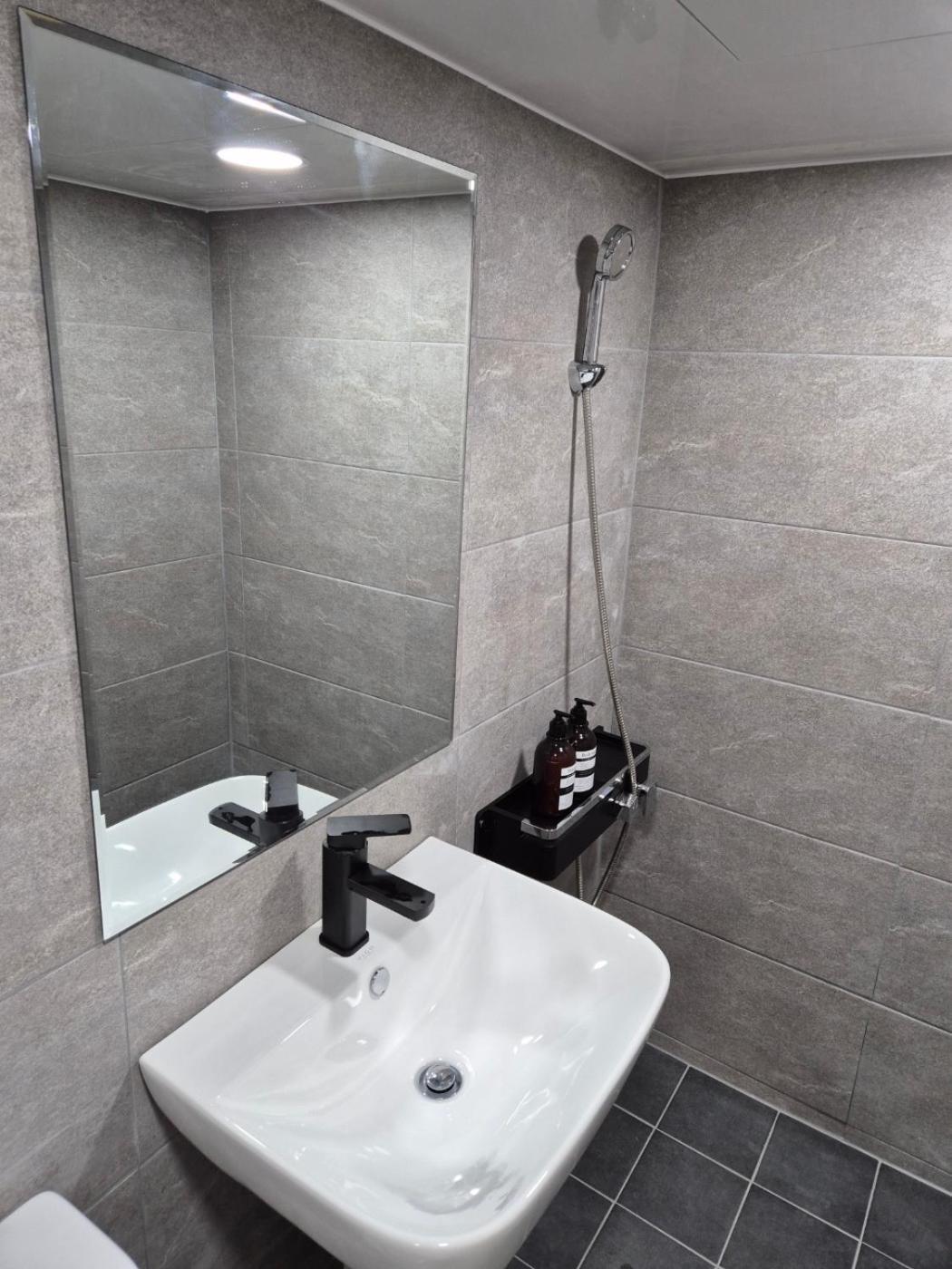 Gangnam Seven Hostel Сеул Екстер'єр фото
